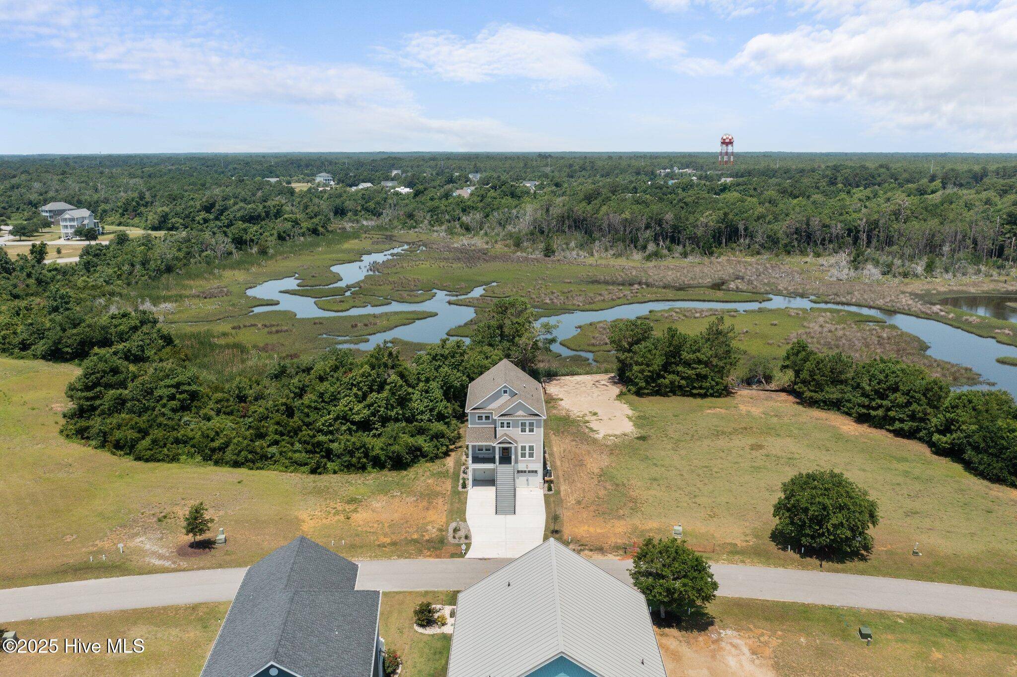 609 Cannonsgate DR, Newport, NC 28570