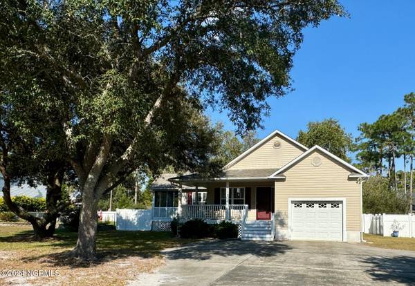 121 Burton RD, Southport, NC 28461