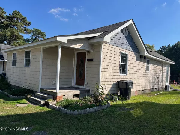 511 Massachusetts AVE, Elizabeth City, NC 27909