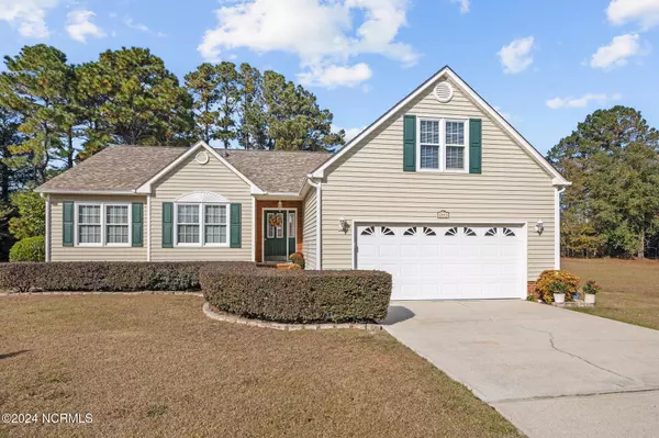 6003 Pelican DR, New Bern, NC 28560