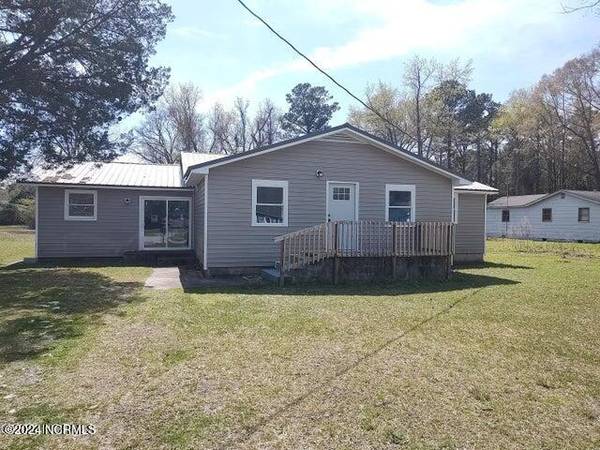 1917 Davis ST, New Bern, NC 28562