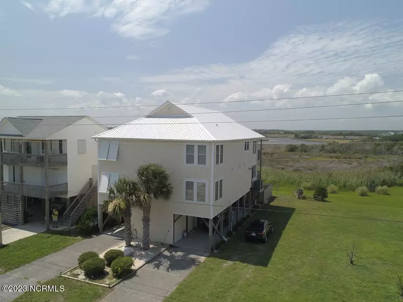 1601 N New River DR #B, Surf City, NC 28445