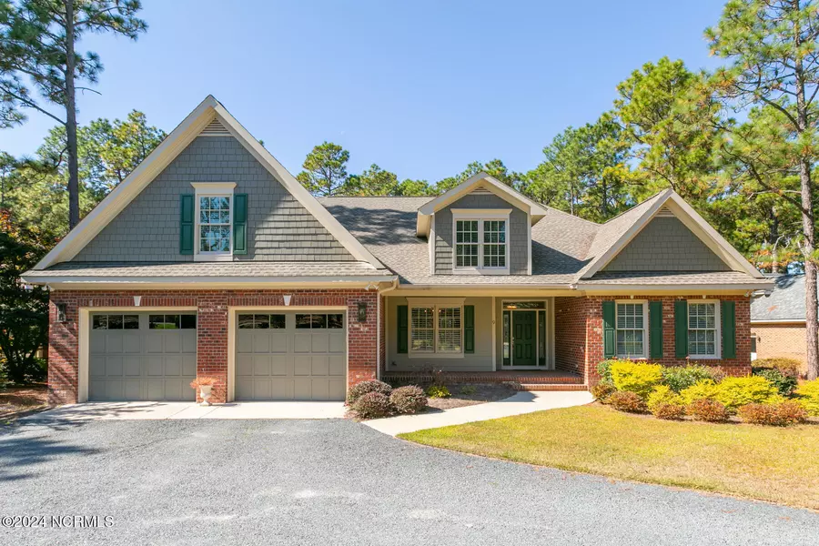 9 Scots Glen DR, Southern Pines, NC 28387