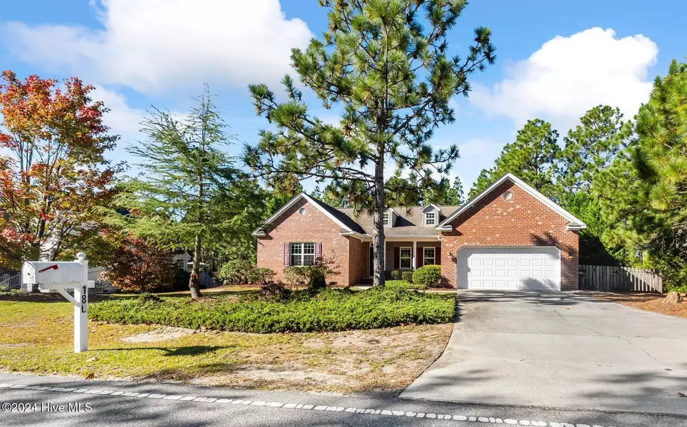 180 Diamondhead DR S, Pinehurst, NC 28374