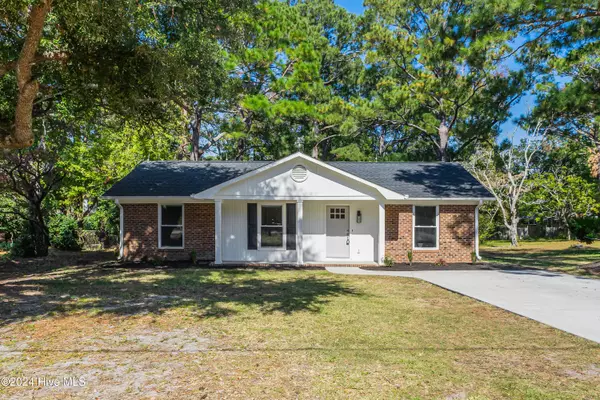 228 E 11th ST, Southport, NC 28461