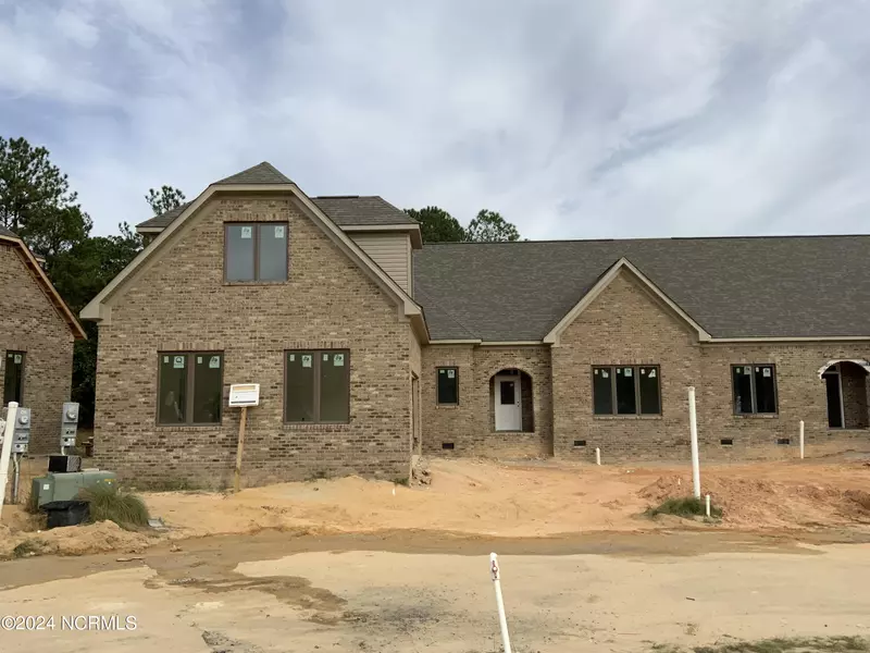 4 Castle Bridge CT, Pinehurst, NC 28374