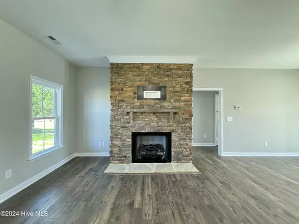 Princeton, NC 27569,605 Quarterhorse RD