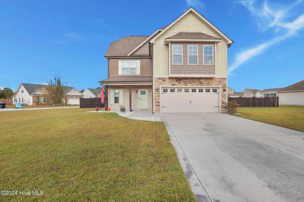 501 Louvre LN, Jacksonville, NC 28546