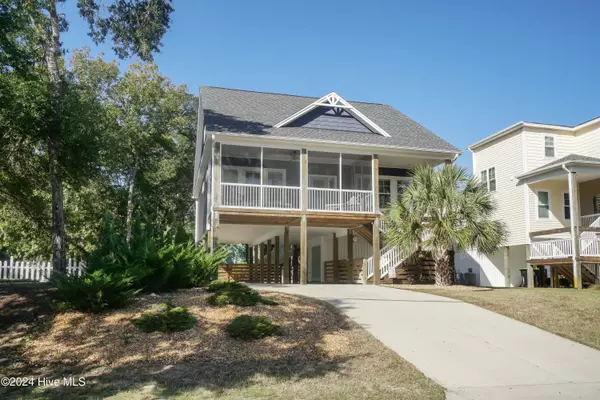 135 NW 17th ST, Oak Island, NC 28465