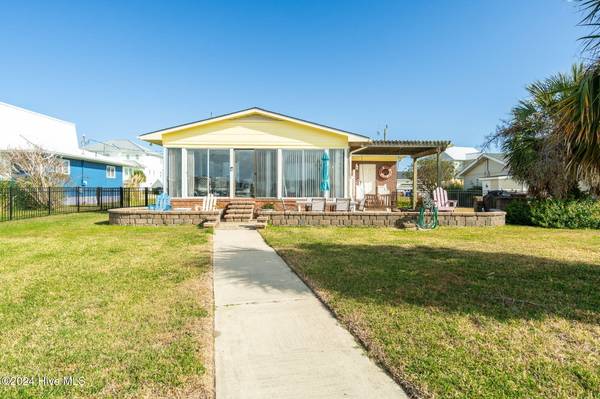 241 Bay View BLVD, Atlantic Beach, NC 28512