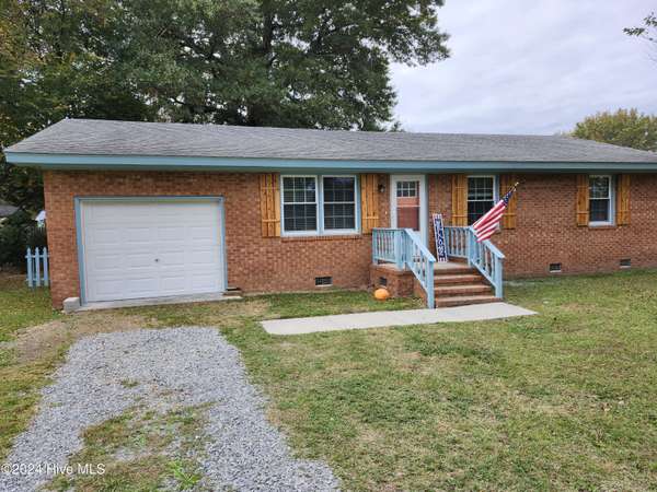 213 N Mcrae ST, Burgaw, NC 28425