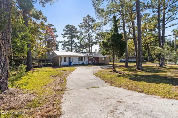 Shallotte, NC 28470,511 Village RD