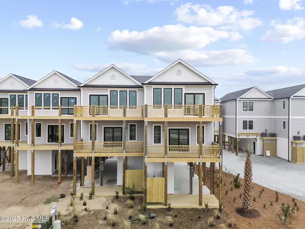 Surf City, NC 28445,122 Shell RD