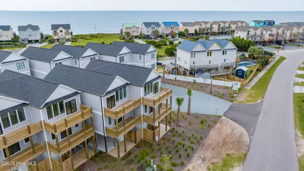 122 Shell RD, Surf City, NC 28445