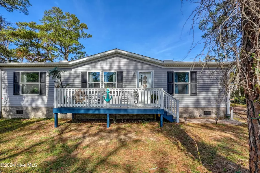 115 NE 75th ST, Oak Island, NC 28465