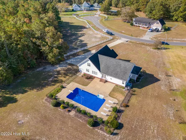 Dunn, NC 28334,29 South Oak LN