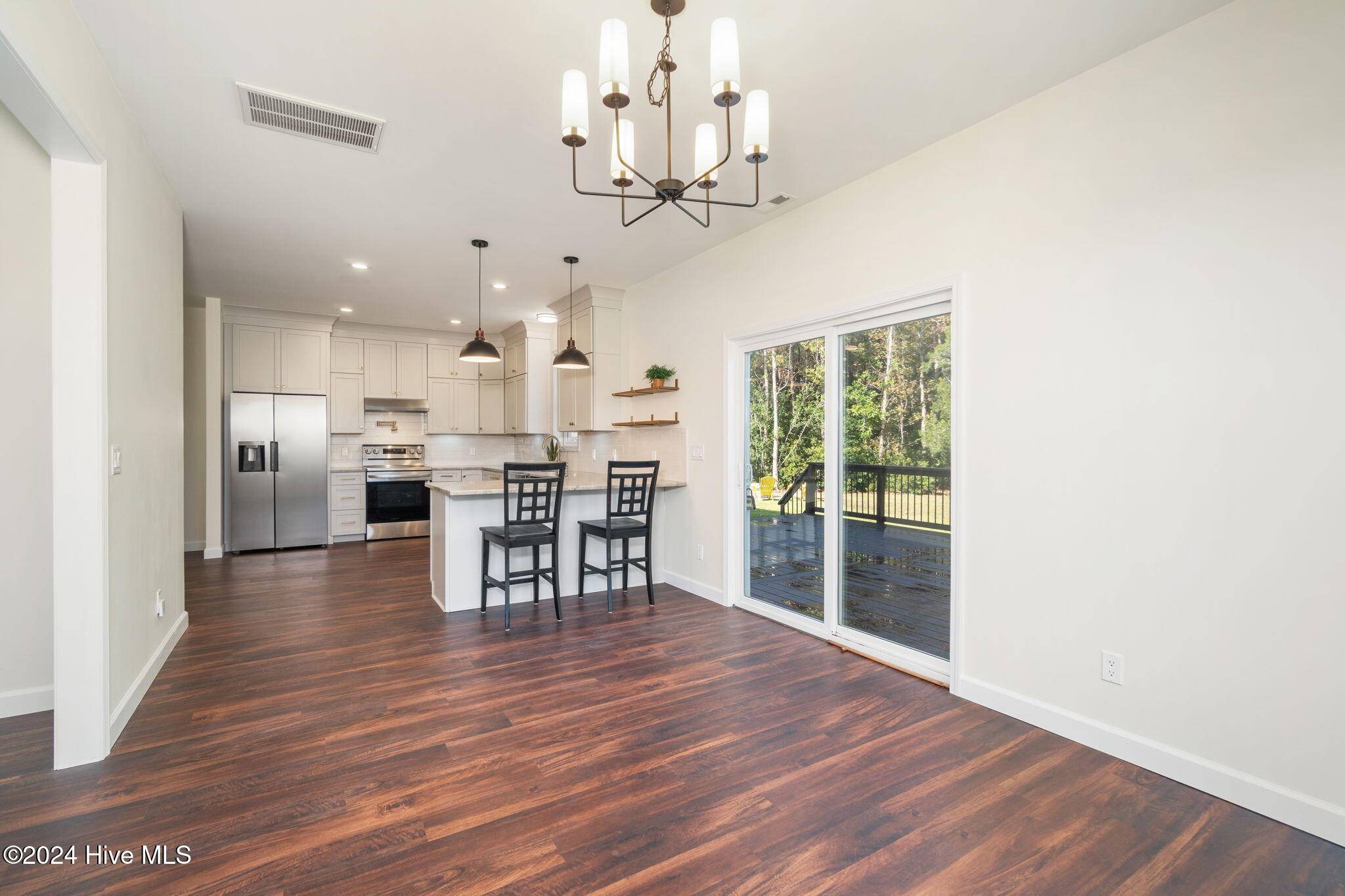 Morehead City, NC 28557,1602 Razorbill CT