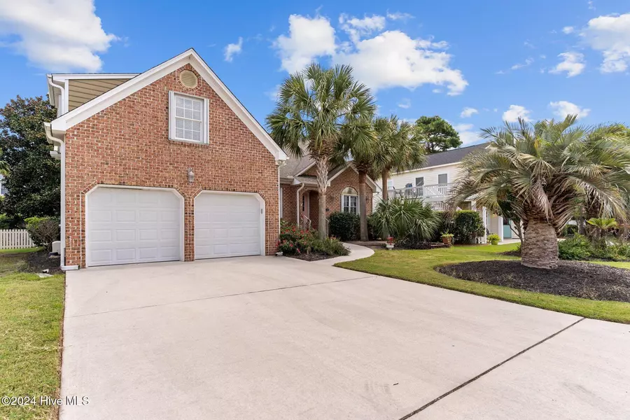 718 Sailor CT, Kure Beach, NC 28449