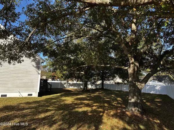 Swansboro, NC 28584,102 Path Finder LN