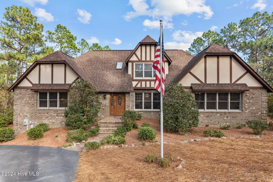 14 Kippen CT, Pinehurst, NC 28374