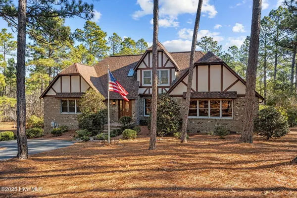 14 Kippen CT, Pinehurst, NC 28374