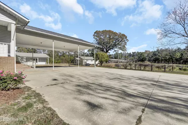 Magnolia, NC 28453,295 Brooks Quinn RD