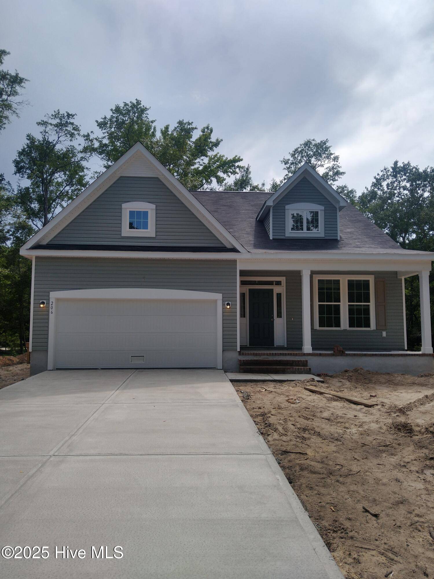 206 Chateau DR, New Bern, NC 28560