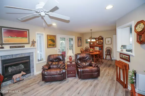 Oak Island, NC 28465,106 SE 21st ST