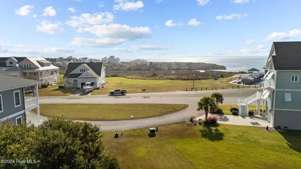 Newport, NC 28570,206 Crystal Water PL