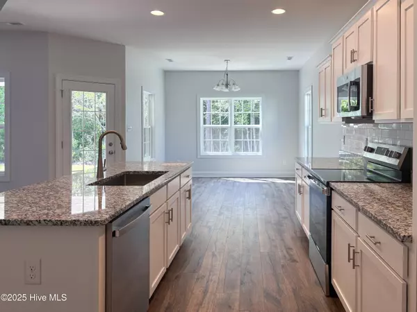 Sneads Ferry, NC 28460,493 Pebble Shore DR