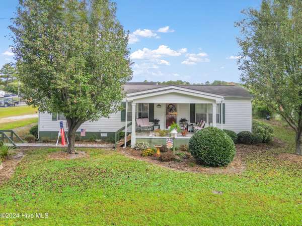 932 Charlotte AVE SW, Calabash, NC 28467