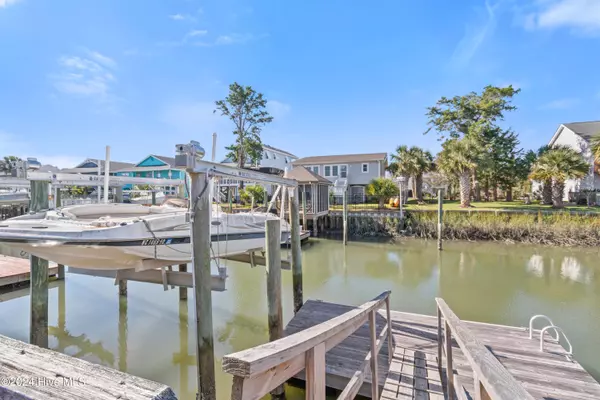 Holden Beach, NC 28462,131 Marlin DR