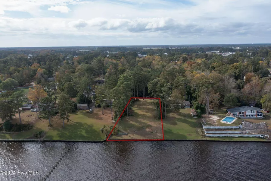 2108 Neuse Cliffs DR, New Bern, NC 28560