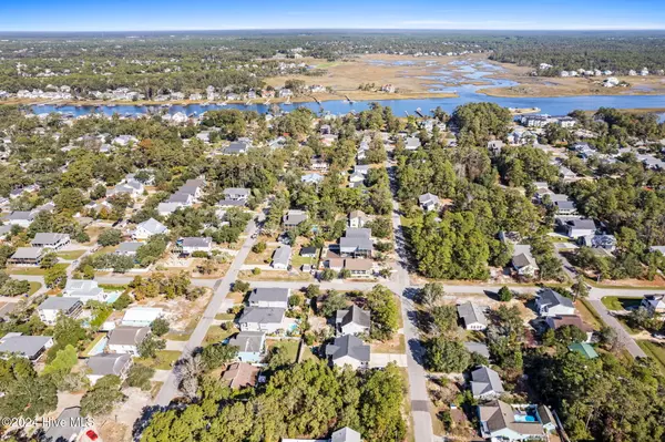 Oak Island, NC 28465,221 NE 51st ST