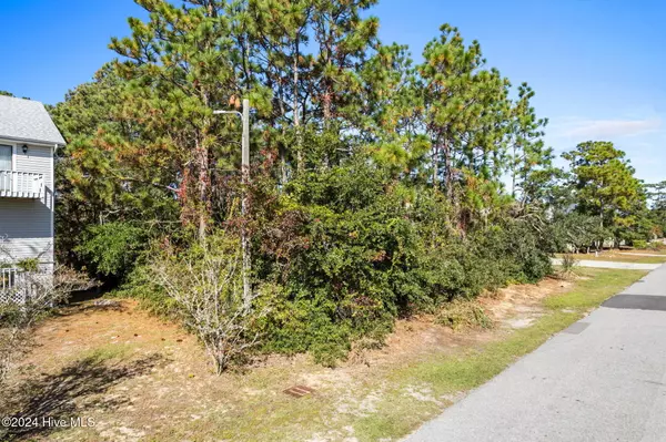 Oak Island, NC 28465,221 NE 51st ST