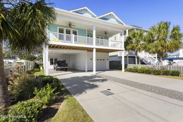 1608 Mackerel LN, Carolina Beach, NC 28428