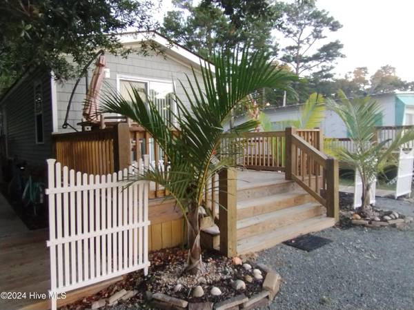 506 W West Marina DR, Emerald Isle, NC 28594