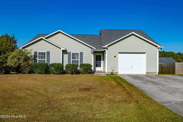 829 Main St Ext, Swansboro, NC 28584