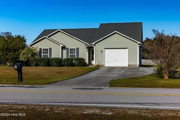 Swansboro, NC 28584,829 Main St Ext