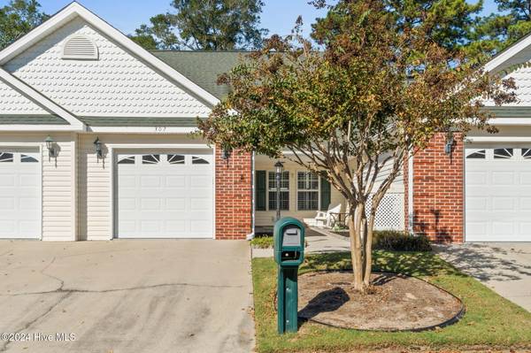 302 Sunset Oaks LN, Sunset Beach, NC 28468