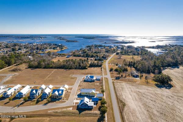 203 Villagers WAY, Swansboro, NC 28584