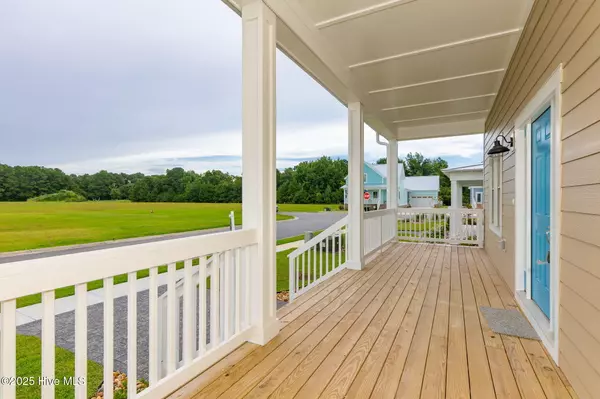 Swansboro, NC 28584,203 Villagers WAY