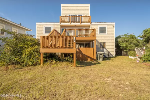 714 Ocean BLVD, Topsail Beach, NC 28445