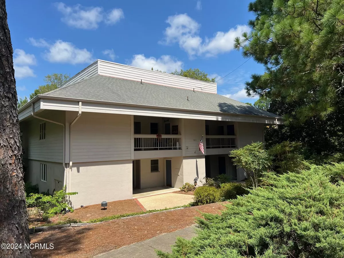 Southern Pines, NC 28387,160 S May ST #Apt 1