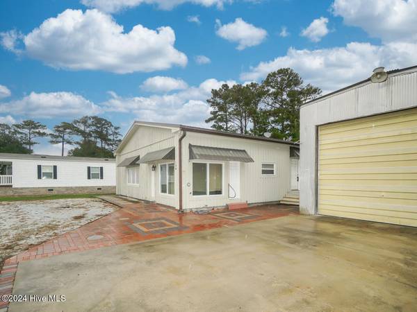 Oak Island, NC 28465,124 NE 75th ST