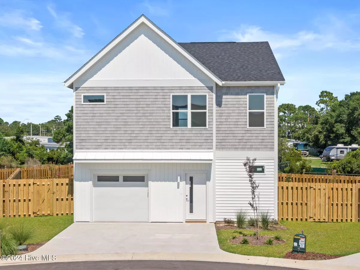 Carolina Beach, NC 28428,113 Hidden Cove PL