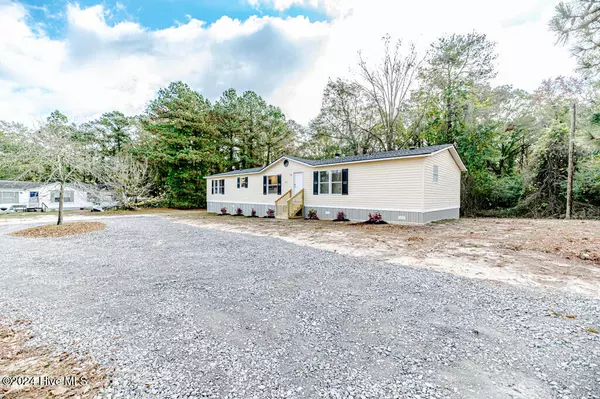 515 Love Grove Church RD, West End, NC 27376