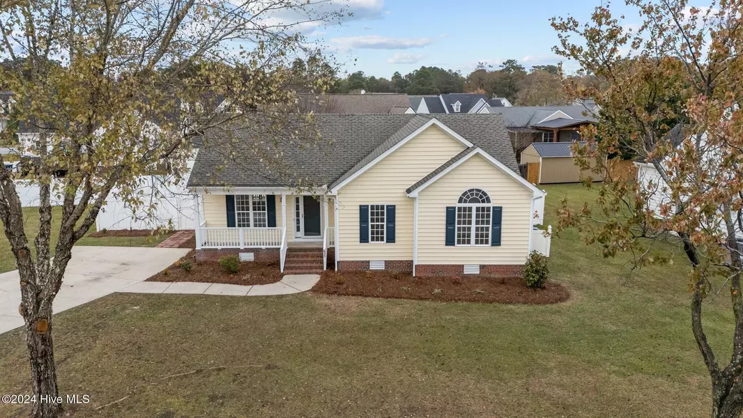 623 Edenbrook DR, Winterville, NC 28590