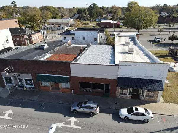 Williamston, NC 27892,105 W Main ST