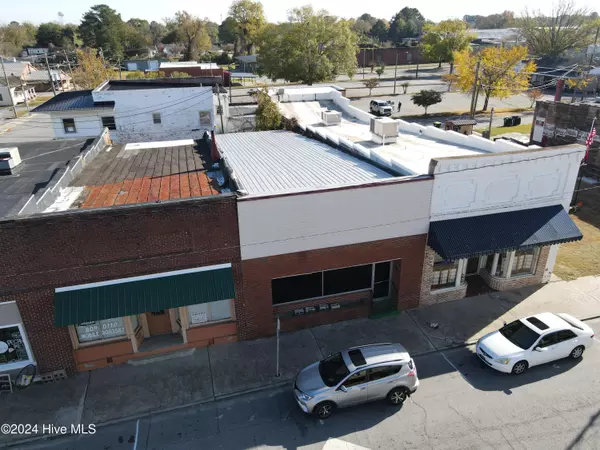 Williamston, NC 27892,105 W Main ST